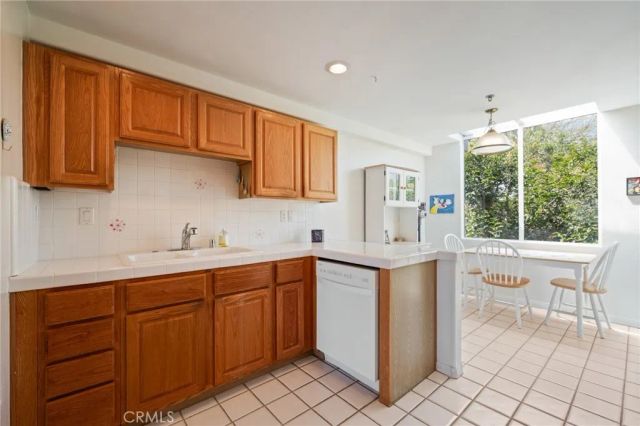 669 W 40th 2, San Pedro, CA 90731