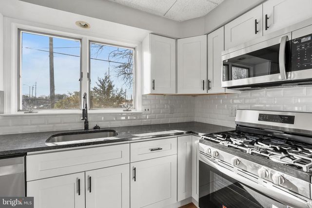 101 RAILROAD BLVD, Cherry Hill, NJ 08003