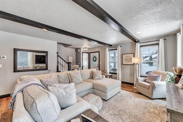 1102 HEYERDAHL HEIGHTS, Oneida, WI 54115