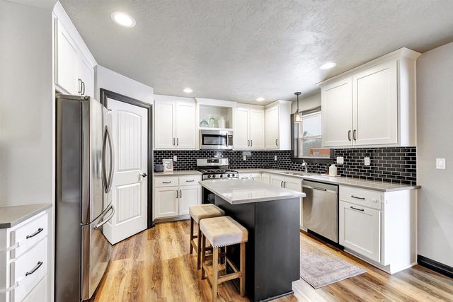 1102 HEYERDAHL HEIGHTS, Oneida, WI 54115