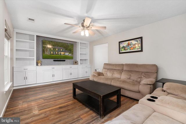 6310 WOODCREST DR, Dunkirk, MD 20754