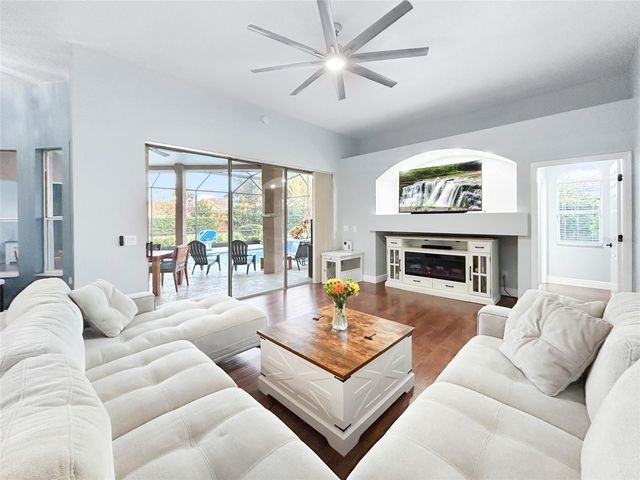 4839 EAGLESHAM DRIVE, Orlando, FL 32826