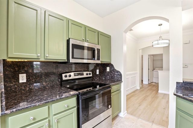 6010 NEWPORT LANE 103, Orlando, FL 32821