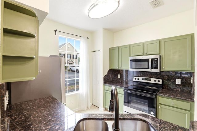 6010 NEWPORT LANE 103, Orlando, FL 32821