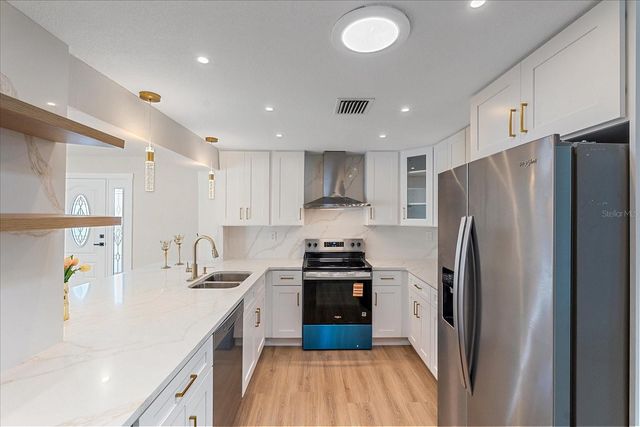 1021 15TH STREET, Palm Harbor, FL 34683