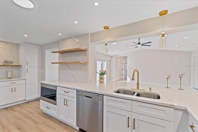 1021 15TH STREET, Palm Harbor, FL 34683