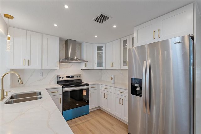 1021 15TH STREET, Palm Harbor, FL 34683