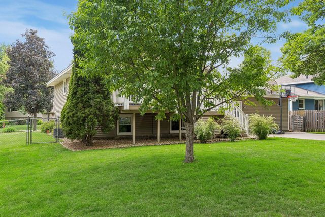 1731 130th Avenue NE, Blaine, MN 55449