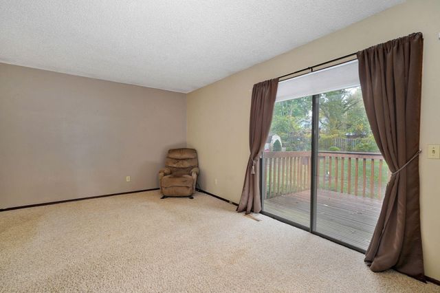 2047 West Blakey Street, Springfield, MO 65810