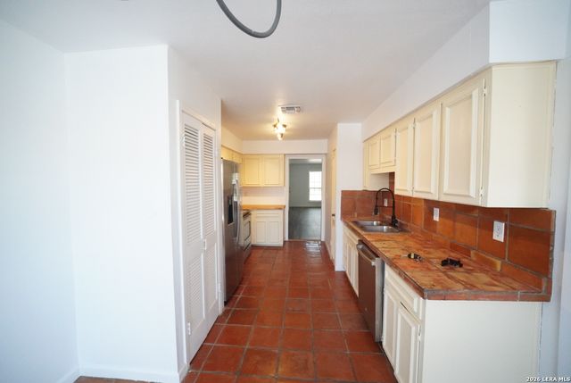 7926 Broadway Apt 102, San Antonio, TX 78209
