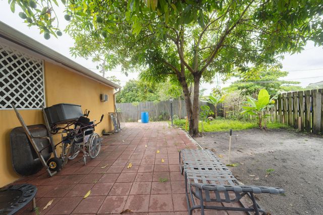 3617 Old Boynton Road, Boynton Beach, FL 33436