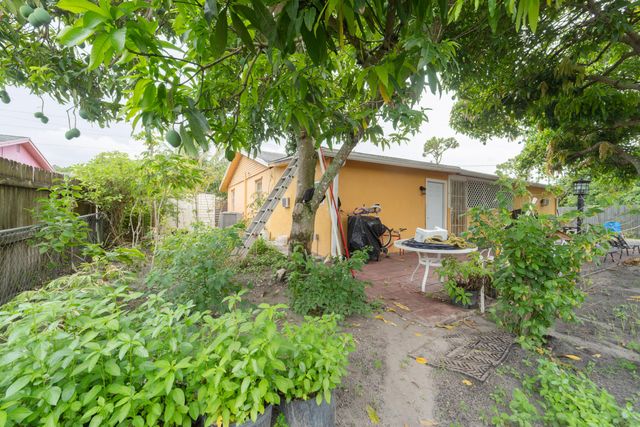 3617 Old Boynton Road, Boynton Beach, FL 33436