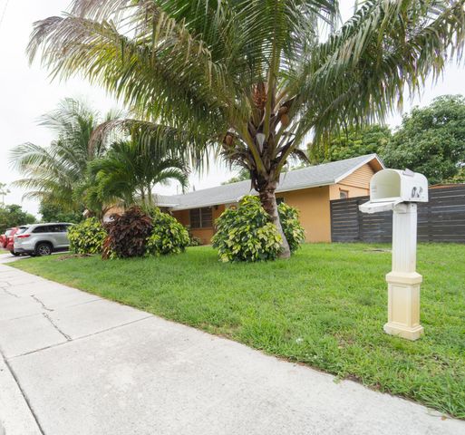 3617 Old Boynton Road, Boynton Beach, FL 33436