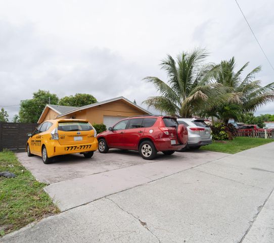 3617 Old Boynton Road, Boynton Beach, FL 33436