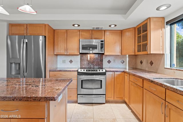 8035 E DEL TIMBRE Drive, Scottsdale, AZ 85258