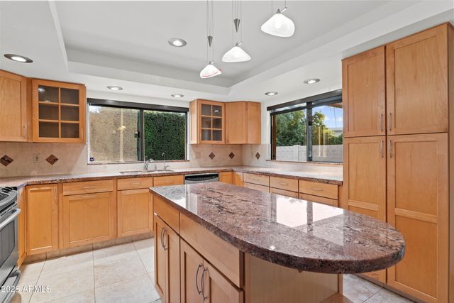 8035 E DEL TIMBRE Drive, Scottsdale, AZ 85258