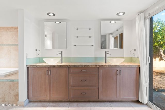 8035 E DEL TIMBRE Drive, Scottsdale, AZ 85258