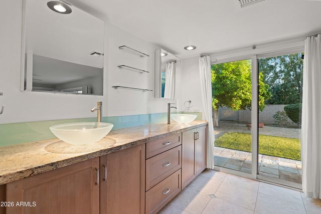 8035 E DEL TIMBRE Drive, Scottsdale, AZ 85258