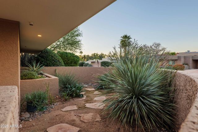 8035 E DEL TIMBRE Drive, Scottsdale, AZ 85258