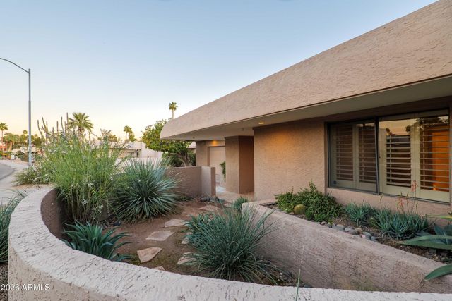 8035 E DEL TIMBRE Drive, Scottsdale, AZ 85258