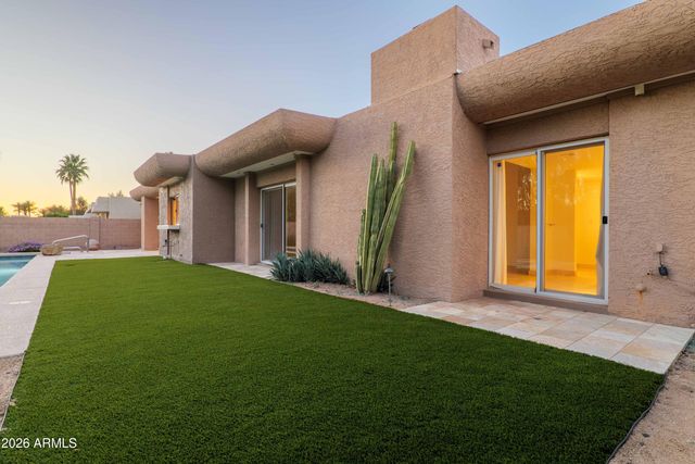 8035 E DEL TIMBRE Drive, Scottsdale, AZ 85258