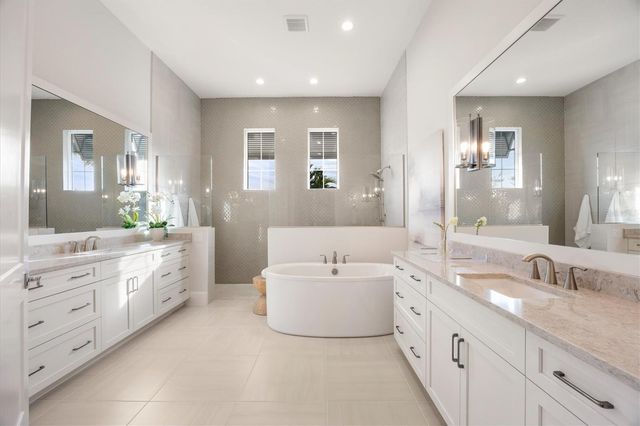 8465 PAVIA WAY, Lakewood Ranch, FL 34202