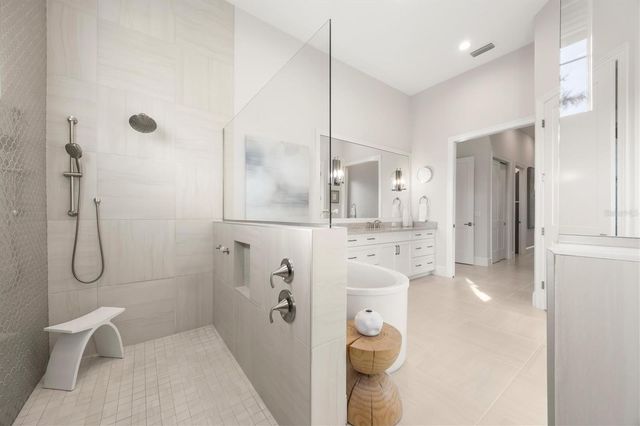 8465 PAVIA WAY, Lakewood Ranch, FL 34202