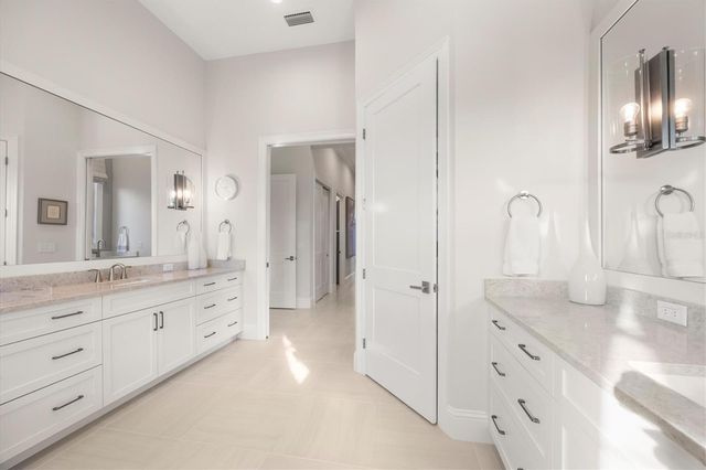 8465 PAVIA WAY, Lakewood Ranch, FL 34202