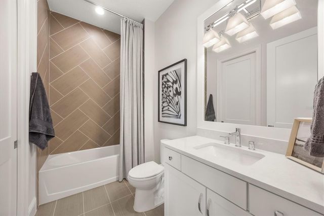 8465 PAVIA WAY, Lakewood Ranch, FL 34202