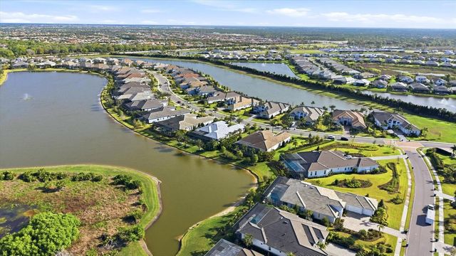 8465 PAVIA WAY, Lakewood Ranch, FL 34202