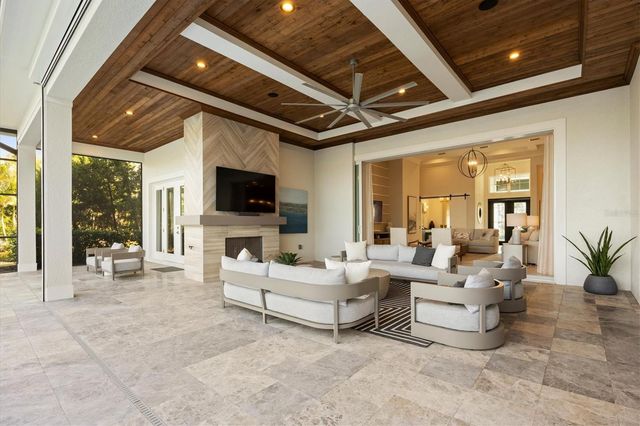 8465 PAVIA WAY, Lakewood Ranch, FL 34202