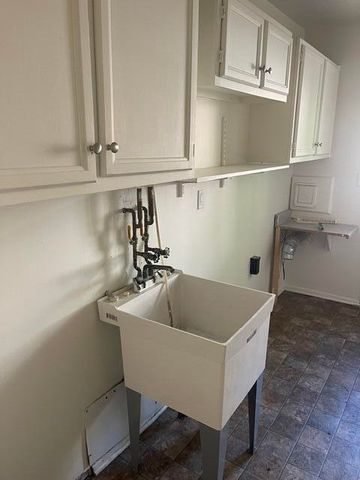 8375 Hillcrest Boulevard, Westland, MI 48185
