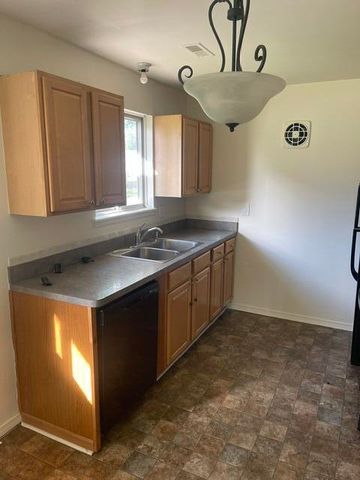 8375 Hillcrest Boulevard, Westland, MI 48185