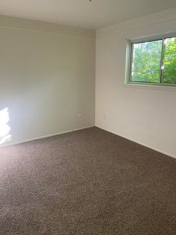 8375 Hillcrest Boulevard, Westland, MI 48185
