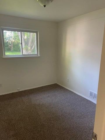 8375 Hillcrest Boulevard, Westland, MI 48185