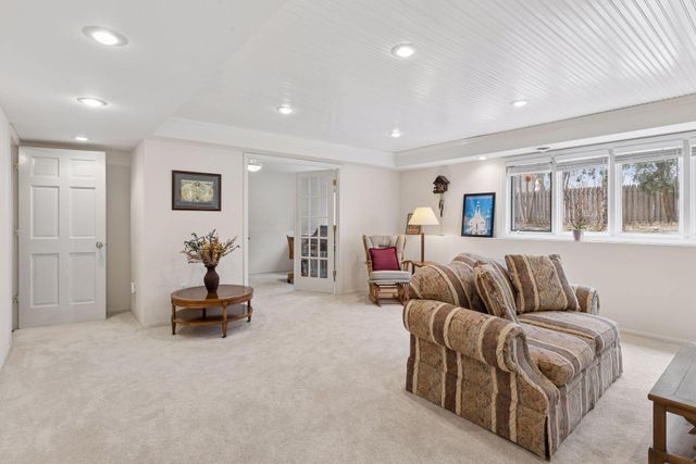 138 White Oaks Lane, Vadnais Heights, MN 55127