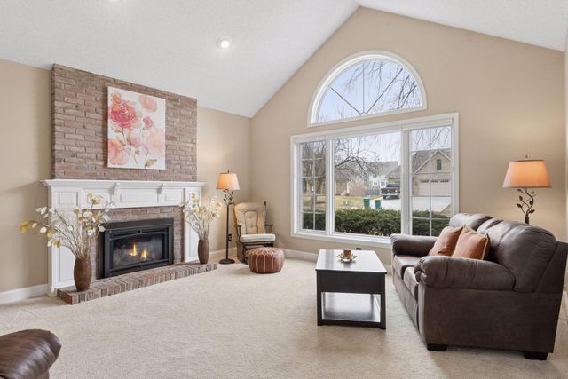 138 White Oaks Lane, Vadnais Heights, MN 55127