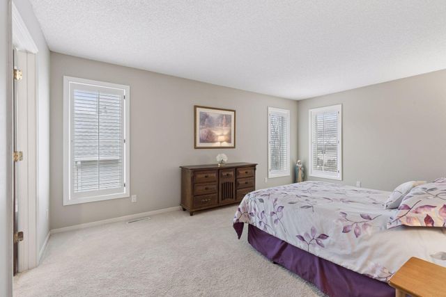 138 White Oaks Lane, Vadnais Heights, MN 55127