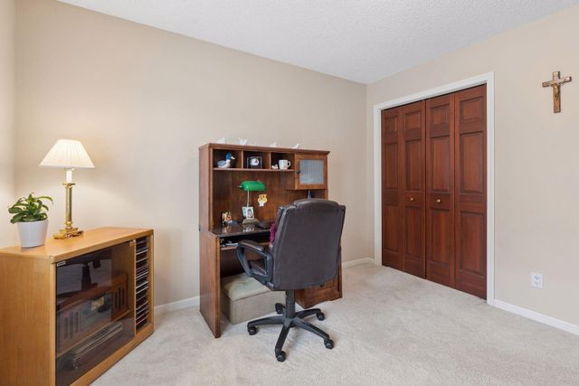 138 White Oaks Lane, Vadnais Heights, MN 55127