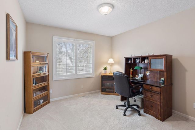 138 White Oaks Lane, Vadnais Heights, MN 55127