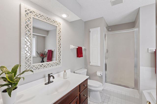 138 White Oaks Lane, Vadnais Heights, MN 55127