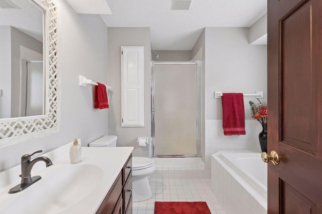 138 White Oaks Lane, Vadnais Heights, MN 55127