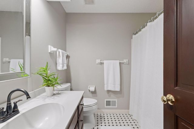 138 White Oaks Lane, Vadnais Heights, MN 55127