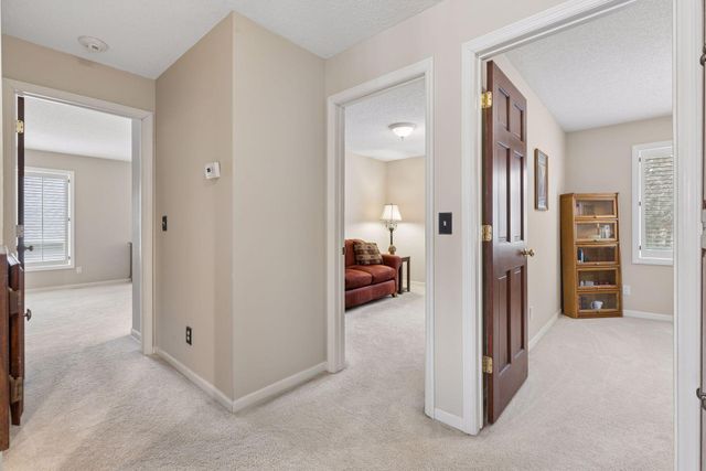 138 White Oaks Lane, Vadnais Heights, MN 55127