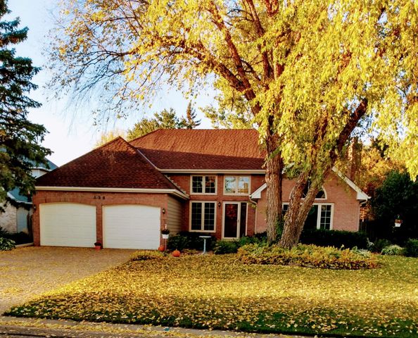 138 White Oaks Lane, Vadnais Heights, MN 55127