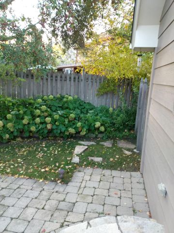 138 White Oaks Lane, Vadnais Heights, MN 55127