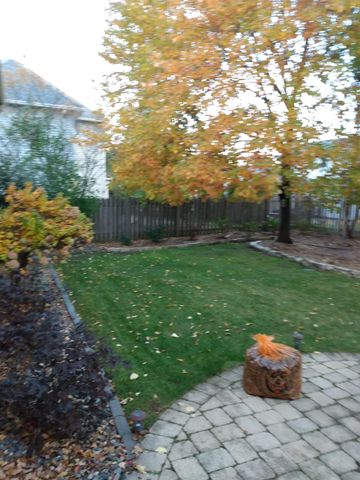 138 White Oaks Lane, Vadnais Heights, MN 55127