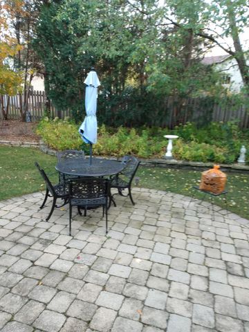 138 White Oaks Lane, Vadnais Heights, MN 55127