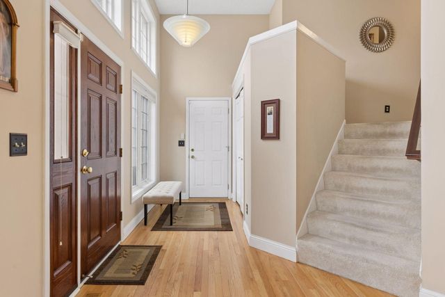 138 White Oaks Lane, Vadnais Heights, MN 55127