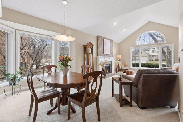 138 White Oaks Lane, Vadnais Heights, MN 55127